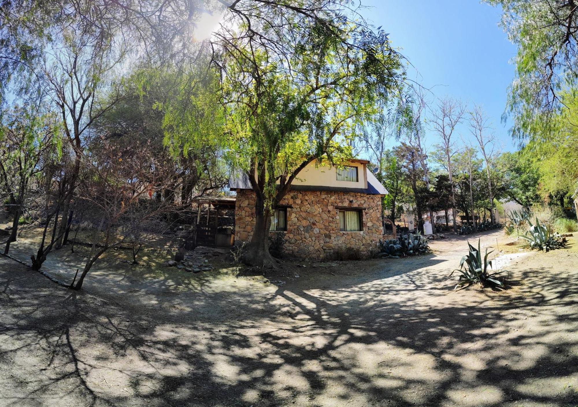 Cabanas Budapest Capilla del Monte Esterno foto